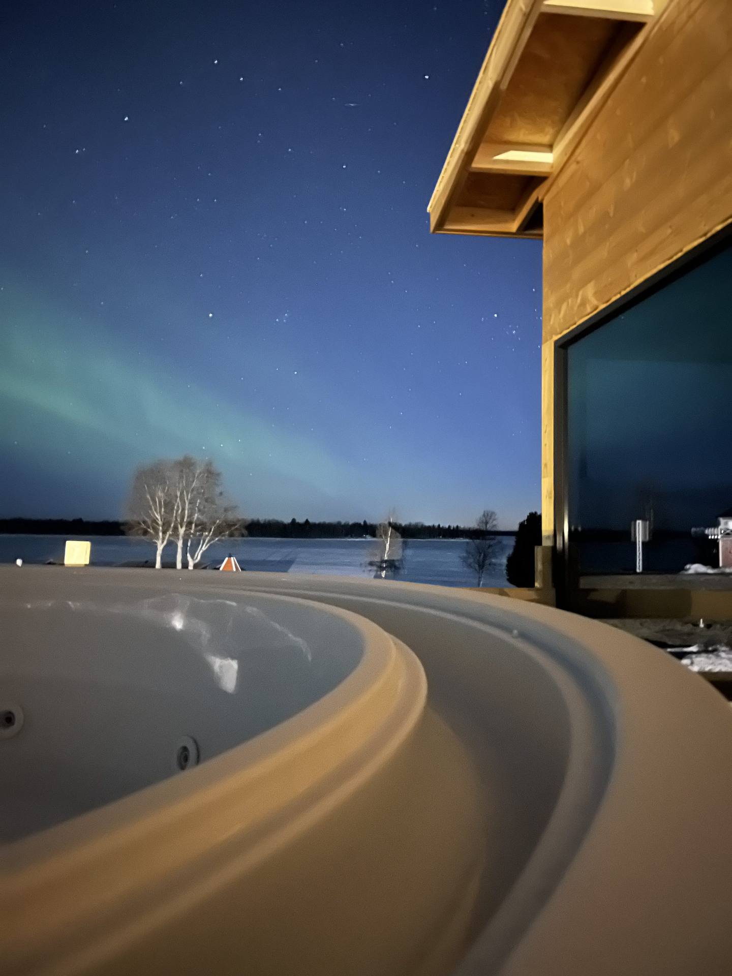 Bain à remous extérieur avec vue sur la mer