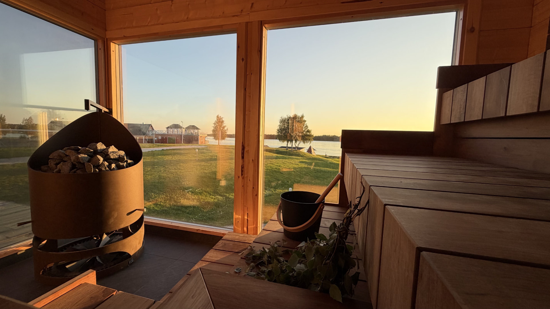 Kaste-sauna auringonlaskussa